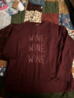 Size large wine sweatshirt. Five dollars never worn. No tags.