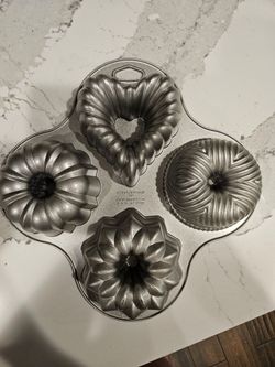 Small bundts pans