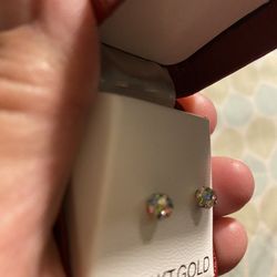 Beautiful Earrings 14K Gold