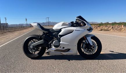2015 Ducati 899