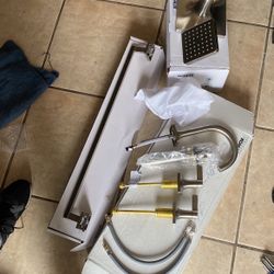 Koehler Sink Shower And Towel Rack