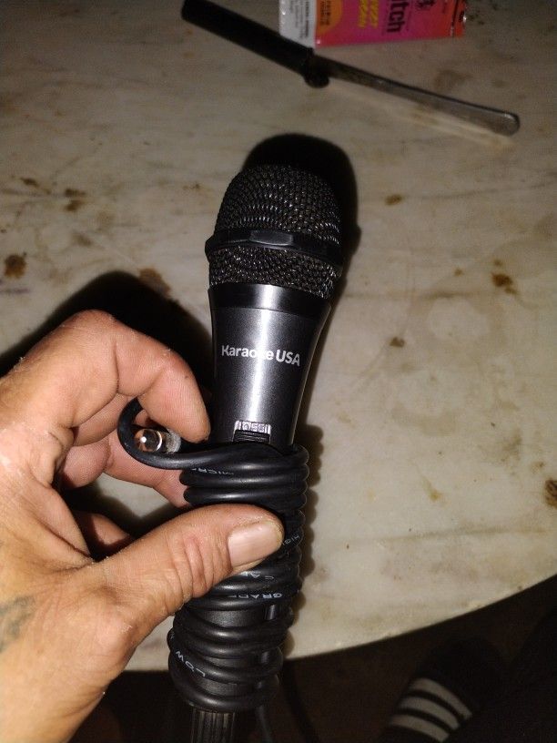 Microphone