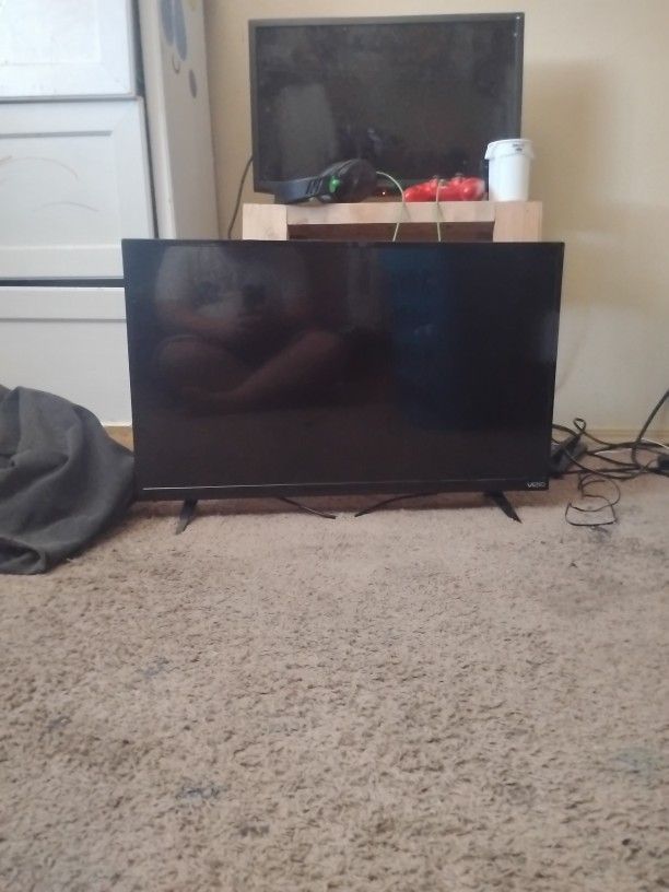 Black Vizio TV