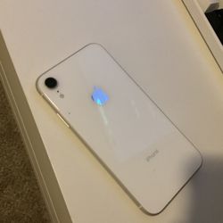Unlocked iPhone Xr (128GB)