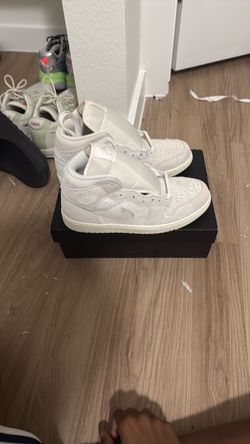 Air Jordan 1 Mid SE Craft Pale Ivory