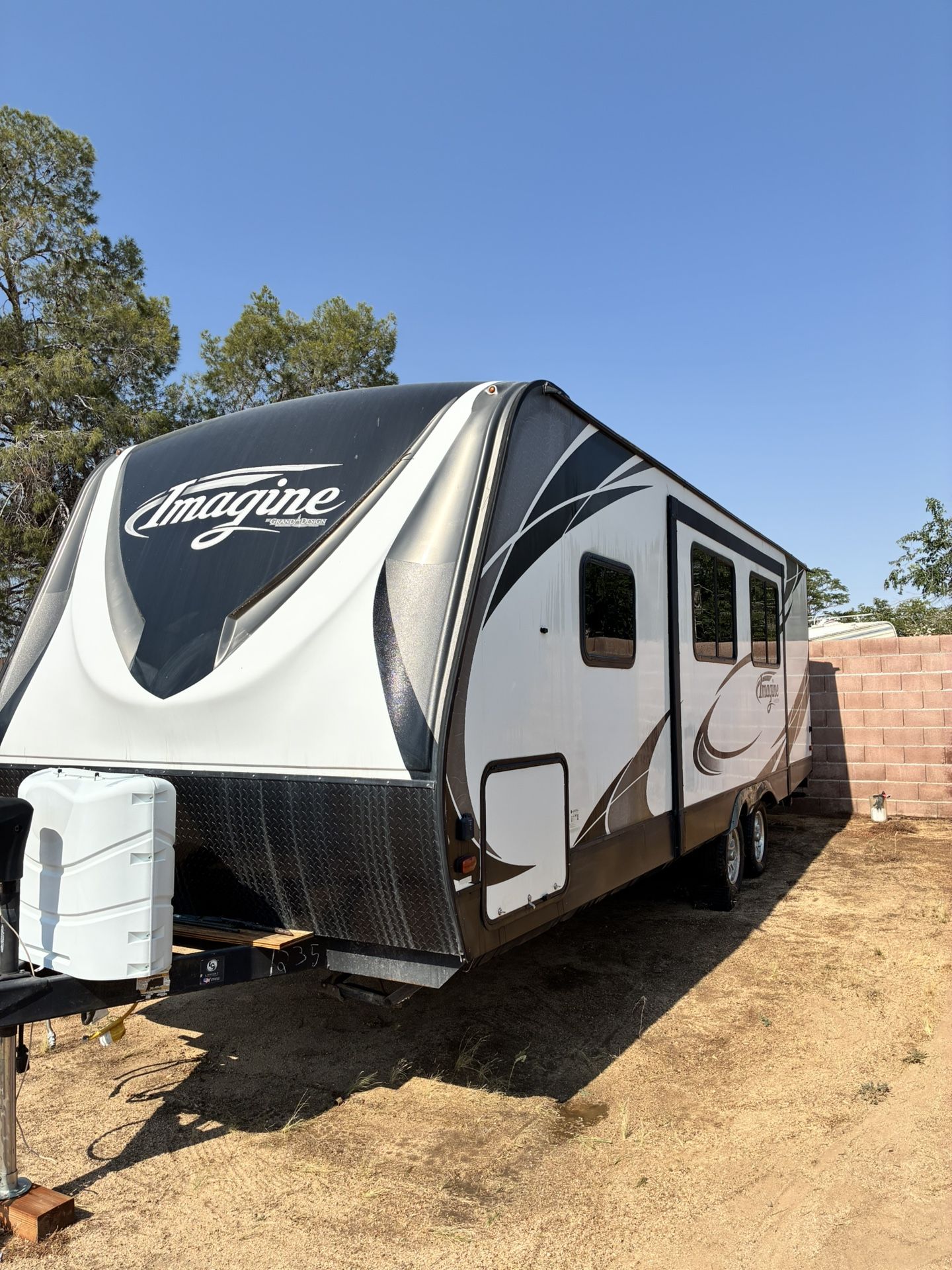 2016 Imagine 28ft Travel Trailer