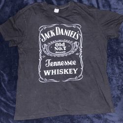 Jack Daniel’s Tennessee Whiskey T-Shirt (Men’s Size Large) Black
