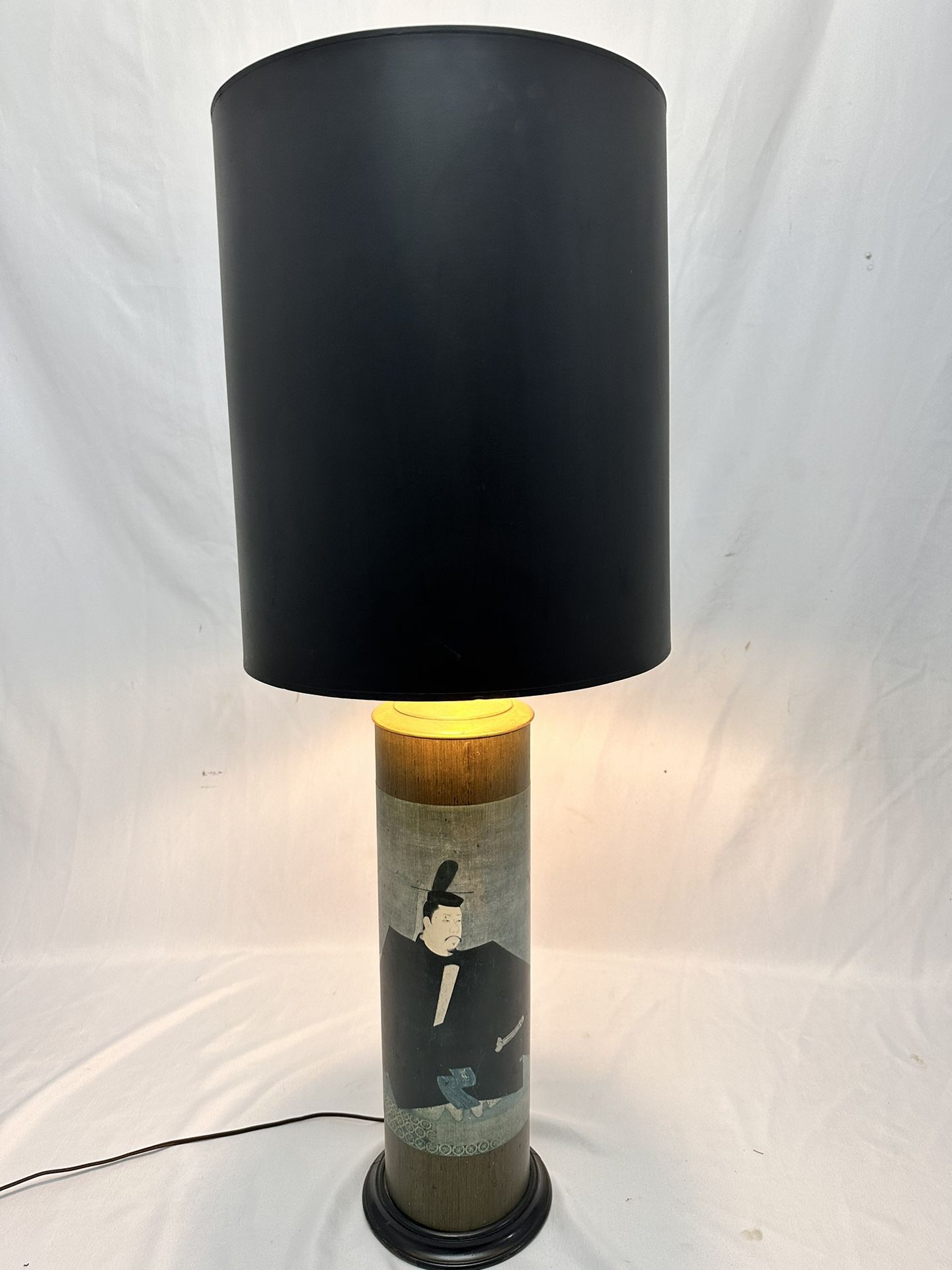 MID-CENTURY TALL JAPANESE TABLE LAMP - GREAT CONDITION!