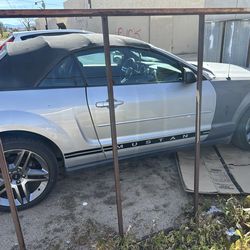 2005 mustang convertible