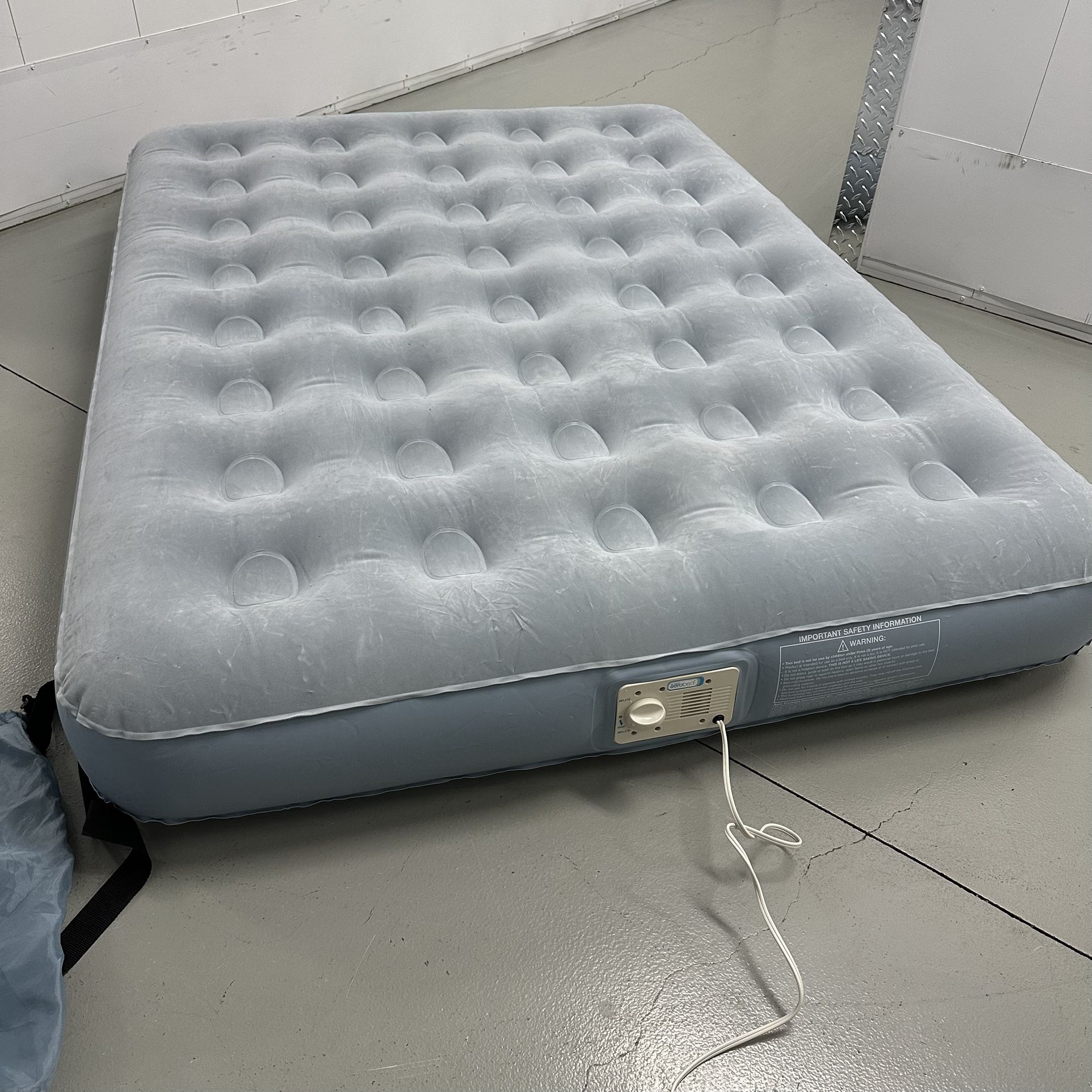 AeroBed Full Size Air Mattress w/ Built-In Pump