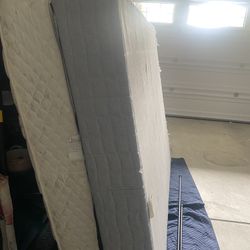 Plush Queen Mattress And Box Spring 