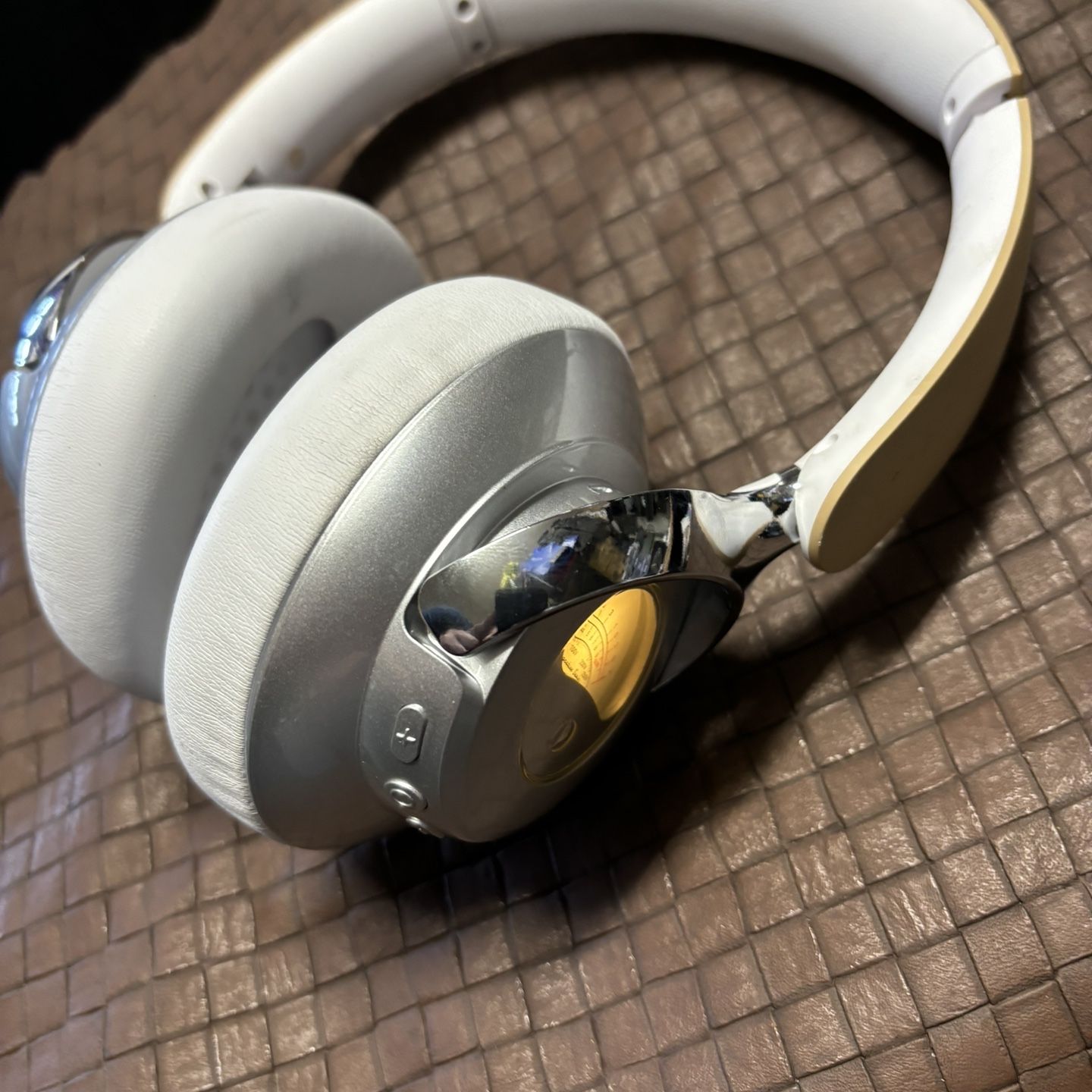 Brookstone over Ear Headphones With Playful Meter - NEVER USED