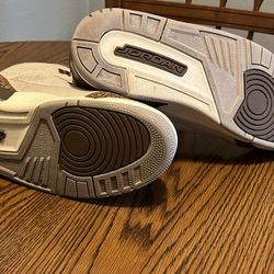 Air Jordan 3 Retro Muslin size 12 used and authentic hardly used no damaged on them and clean 