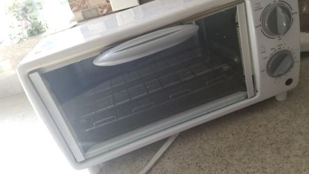 Small toaster oven