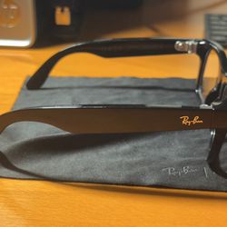 Rayban meta Wayfarer With Clean And Rayban Black Lenses 