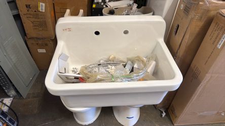 wall mount sink 30x20 in $125