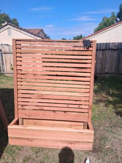 Privacy garden planters