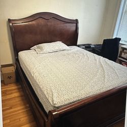 Queen Bed And bed Frame For Sale!