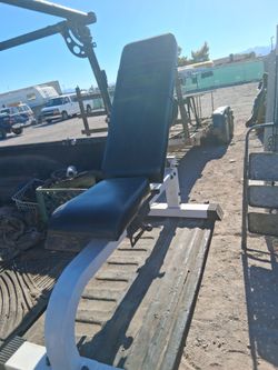 Very Nice Nautilus Incline / Flat Workout Bench Read Description