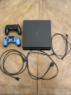 Sony PlayStation 4 500GB Bundle - 2 Controllers + 3 Games - Tested & Reset