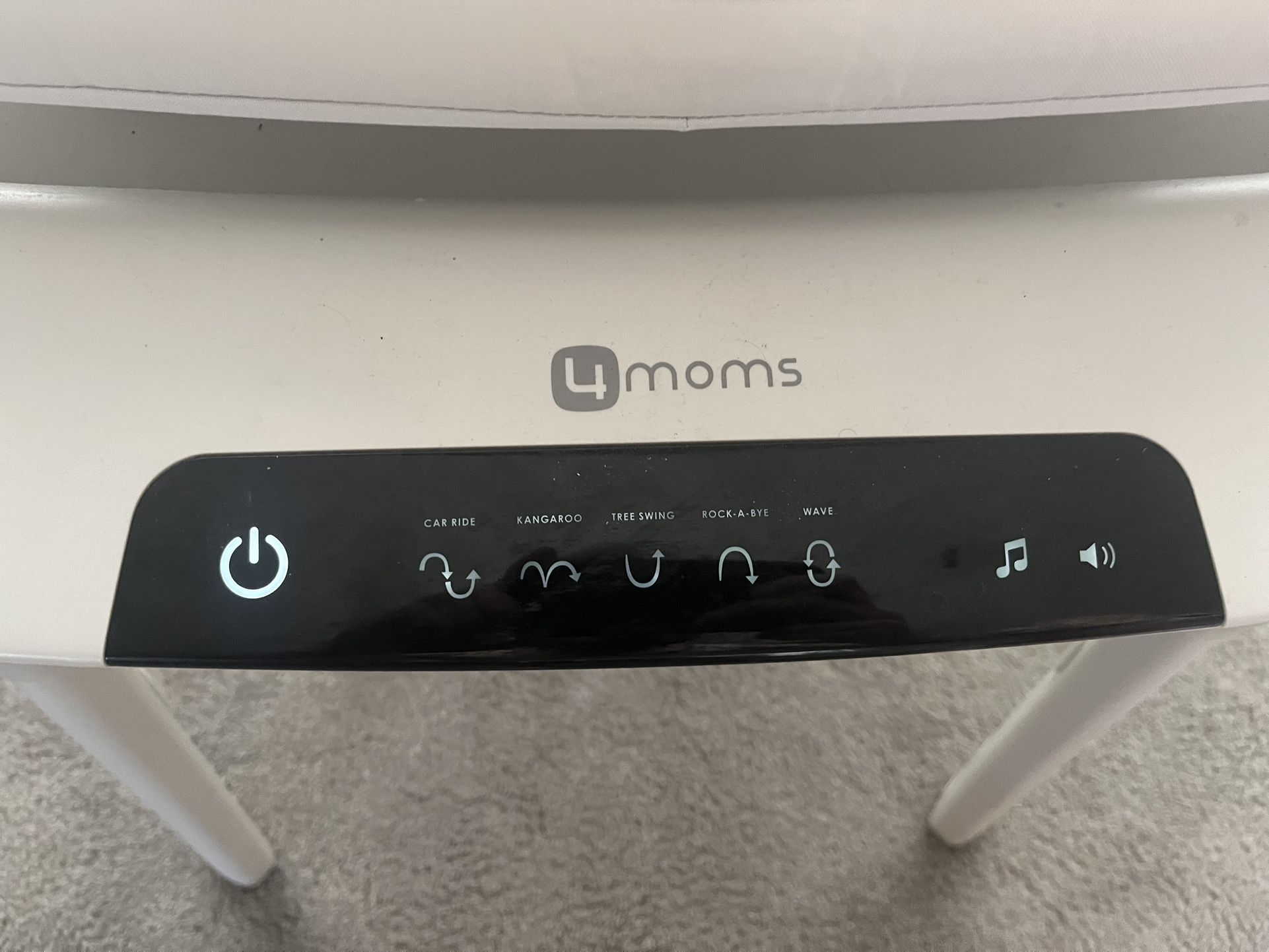 4 Moms Baby Bassinet