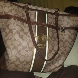 LARGE COACH HANDBAG