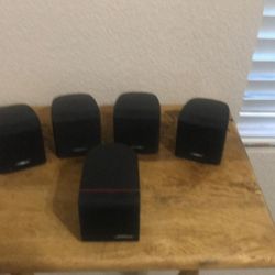 5 Bose Cube Speaker 