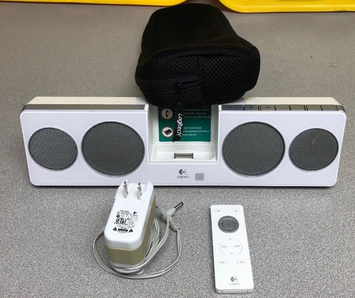 Logitech Pure-Fi Anywhere 2 iPod Player Speakers Audio Dock Portable Mini