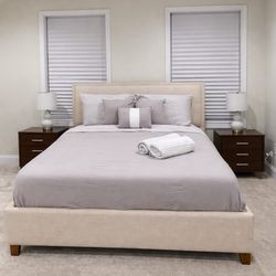 Queen Bedroom Set – Bed Frame, Mattress, Dresser & 2 Nightstands – Excellent Condition