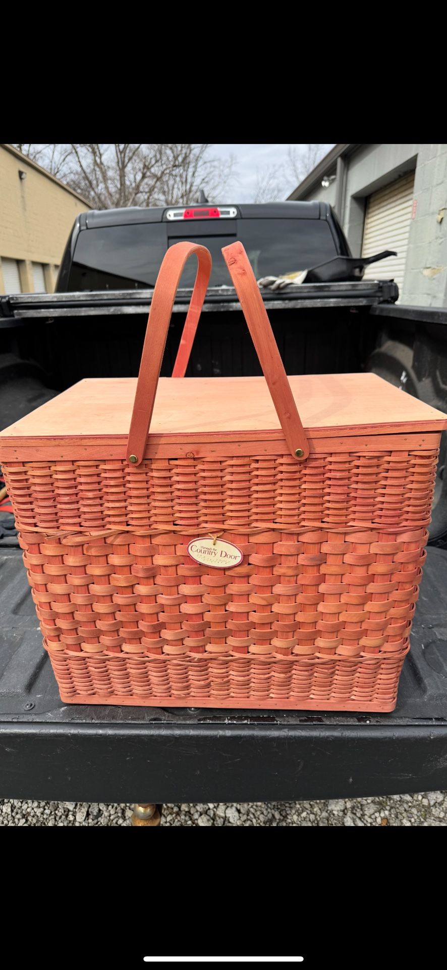 Country Door Large Wicker Basket With Wooden Lid 22 1/4” wide 15 1/8” deep 18 1/4” tall
