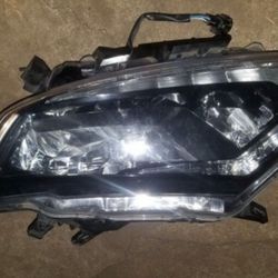 2016 Nissan Rogue Passenger Side Headlight Bulb Assembly 