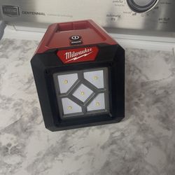 Milwaukee M12 12-Volt 1000 Lumens Lithium-lon Cordless Rover LED Compact Flood Light (Tool-Only)