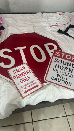 pack of garage/room decorations
