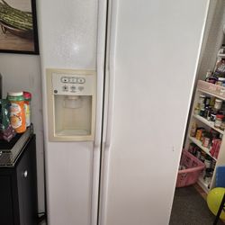 GE Side By Side Refrigerator