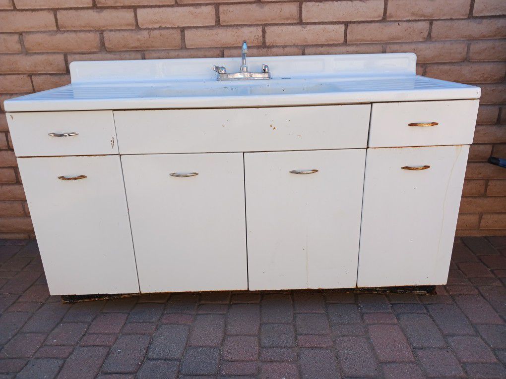 1950s Metal Kitchen Cabinets