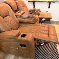 3 Seater Couch With USB Plug In Recliner 