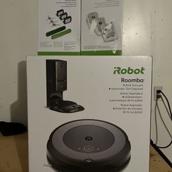 Irobot Roomba i3+ With Canister Self Cleaning 