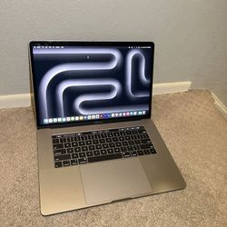 MacBook Pro 15 inch i7 / 16GB, 500gb SSD, Adobe, final Cut, logicpro Ms office   or best offer