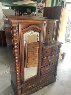 Dresser