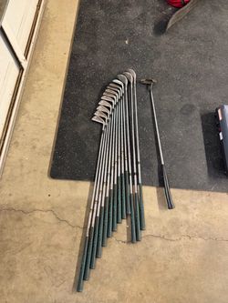 Complete golf irons set