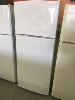 28" wide 18 cubic foot refrigerator with ice maker