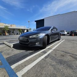 2015 Tesla Model S P85D