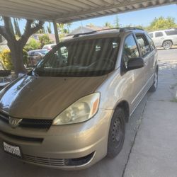 2004 Toyota Sienna