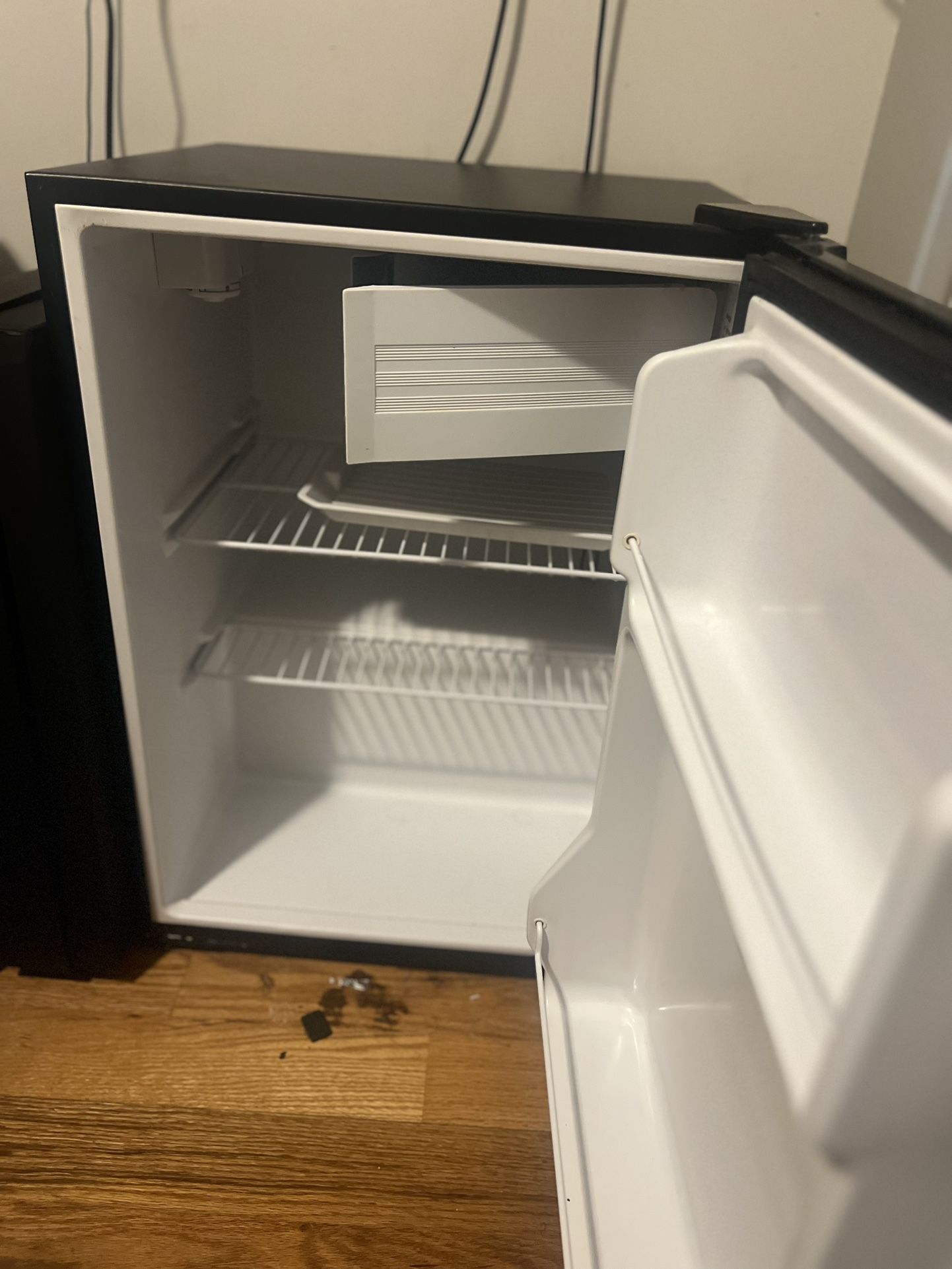 Mini fridge With Freezer