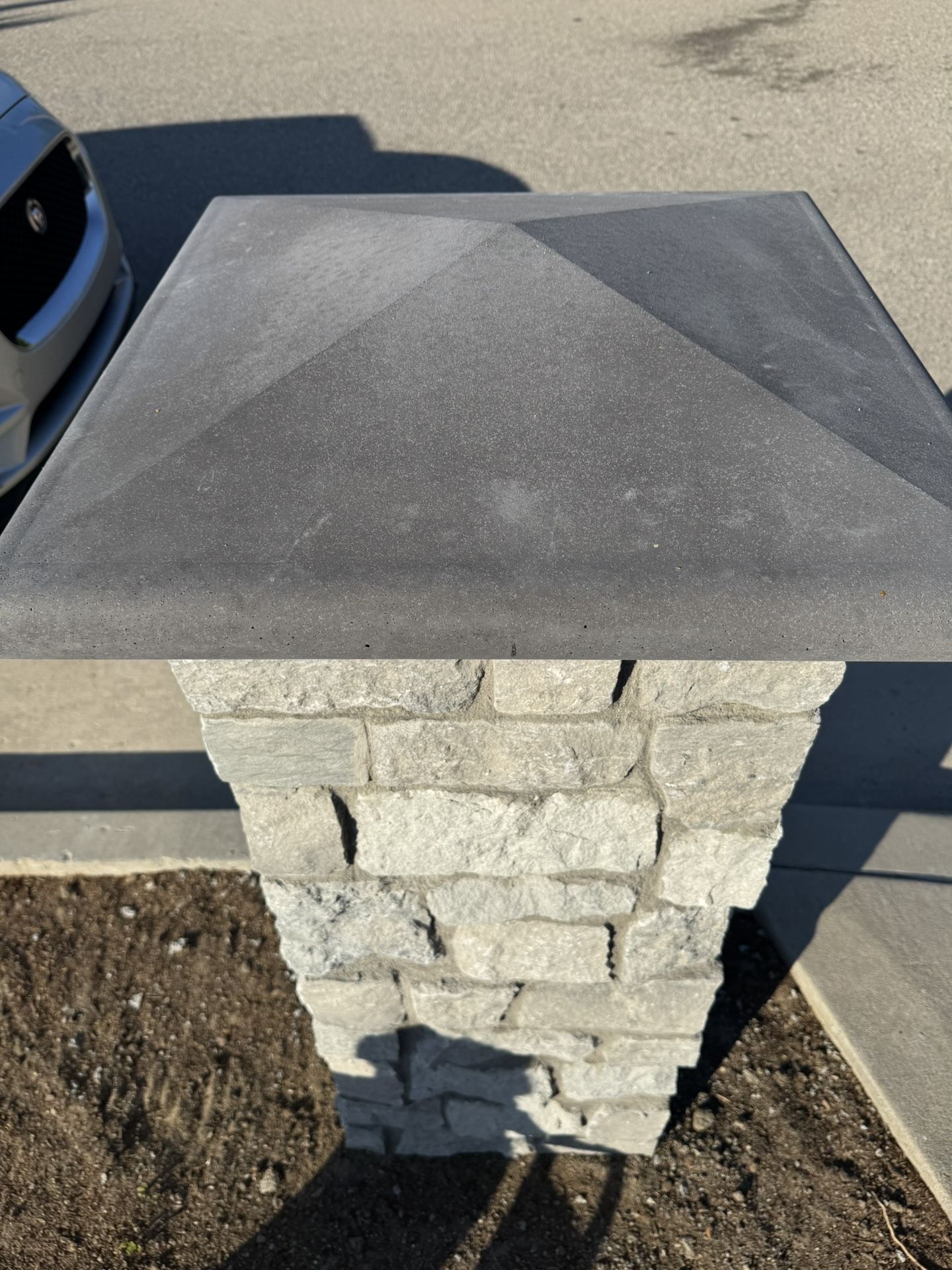 Outdoor stone: 2 Types Of Thompson Material For Sale