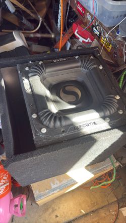 12” Kicker SoloX L7121 And Ported Box Read Description 