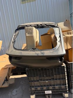 tail gate / lift gate