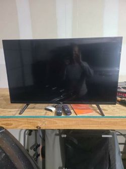 25 Inch Flat Screen Roku TV
