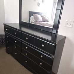 5pc Bedroom Set $200/best Offer