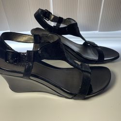 Kenneth Cole Reaction Black Patent 'Cabin Fun' Wedge Heel - Size 9  New W/O Box